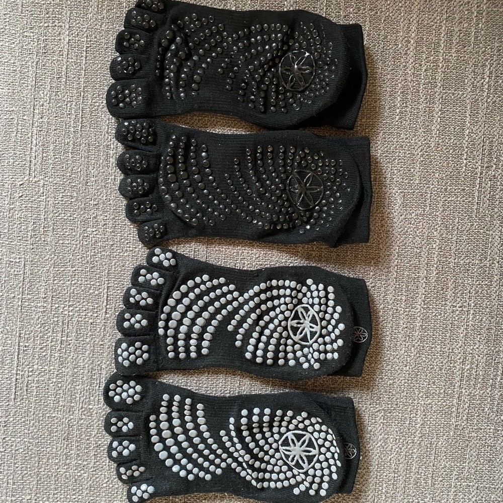 Gaiam Yoga Toe Gripper Toe Socks (2 pair)